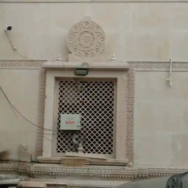 Indian structure, eight solar cross surrounding the sun